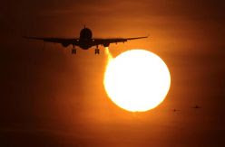 Las emisiones de gases de efecto invernadero de los aviones no aterrizan: subieron otro 4,9% en 2018