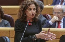 El Senado tumba la senda de déficit en un debate dominado por el nuevo equilibrio de poder en Andalucía