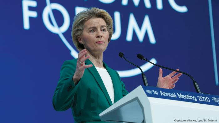 Chefe da Comissão Europeia defende taxa de carbono sobre importações Chefe da Comissão Europeia defende taxa de carbono sobre importações