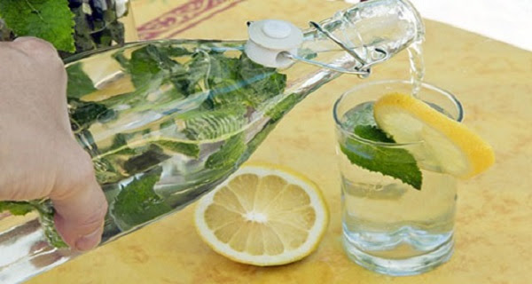 This Easy To Make Drink Destroys Bad Cholesterol And Fats Fast (Video)