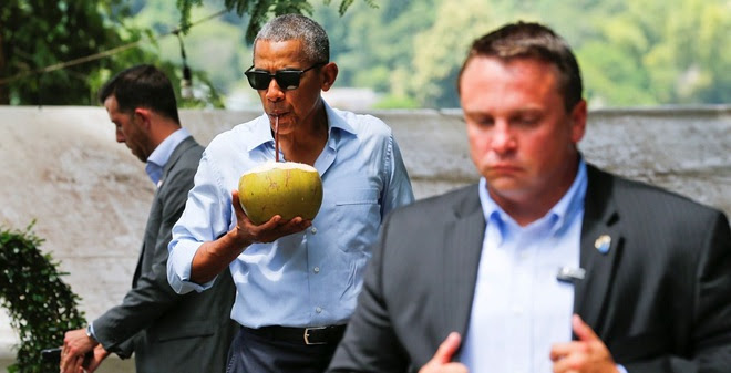 Tổng thống Obama dạo phố, uống nước dừa ở Lào Tổng thống Obama dạo phố, uống nước dừa ở Lào