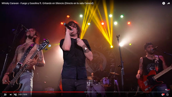 whisky caravan con gritando en silencio