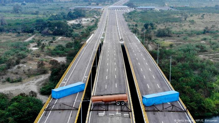 The La Tienditas bridge between the Venezuelan state of Tachira and the Colombian city of Cucuta (Getty Images/AFP/E. Estupinan)