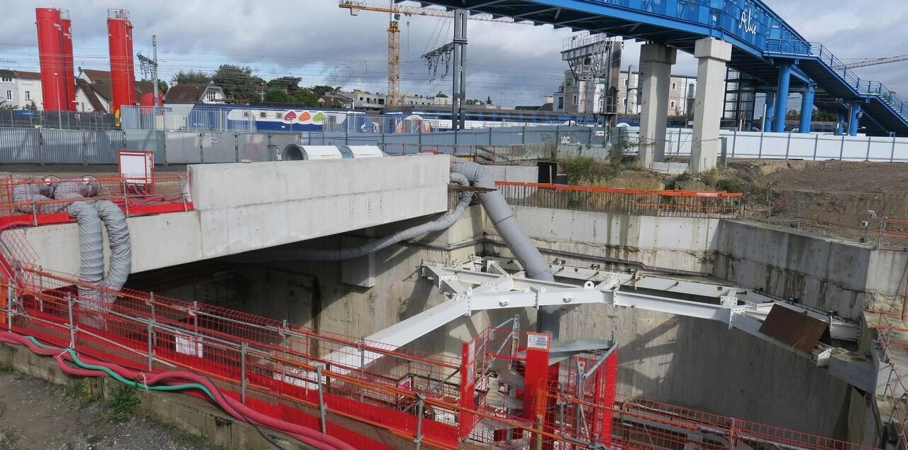 Clamart, le 9 octobre. Future gare de Fort d’Issy Vanves Clamart sur la ligne 15 Sud. Les trains de la ligne N passent juste au-dessus. (LP/Jean-Gabriel Bontinck.)