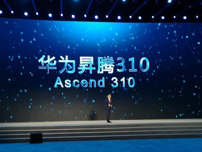 Yan Lida, diretor do conselho da Huawei e presidente do Huawei Enterprise Business Group, apresentou o Ascend 310 para os convidados da conferência (PRNewsfoto/Huawei)
