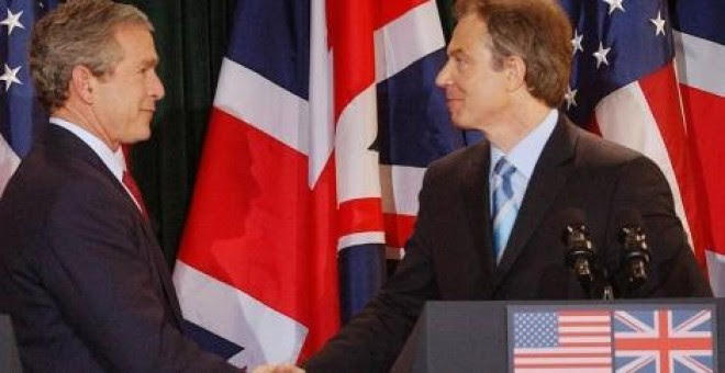 Tony Blair junto con el expresidente estadounidense, George Bush, en 2003, año de la invasión a Irak