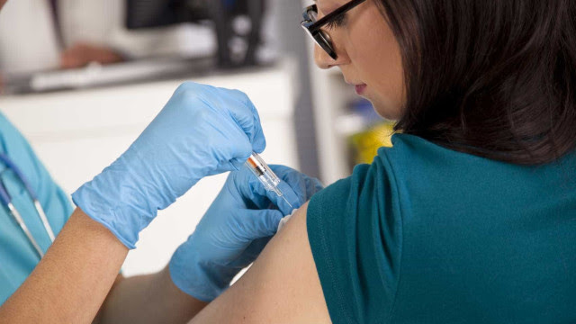 Brasil chega a 50,69% da população com vacinação completa contra a covid-19