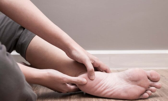 How to Use Your Foot Massage to Fix Indigestion, Heart Problems, and Pain