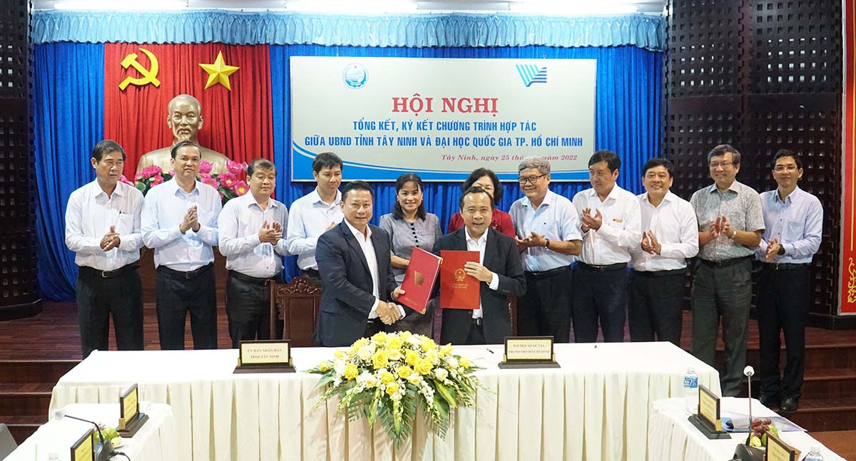 ĐHQG-HCM tiếp tục hỗ trợ đào tạo nguồn nhân lực cho tỉnh Tây Ninh