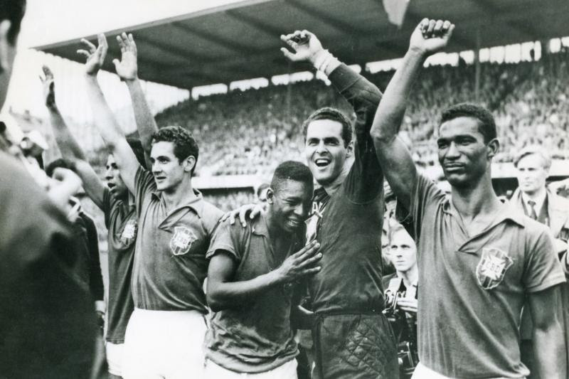 Le Roi Pele est mort, les cinq moments marquants de sa carriere