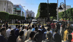 Tunisia: Muslima blows herself up on Tunis street, many injured
