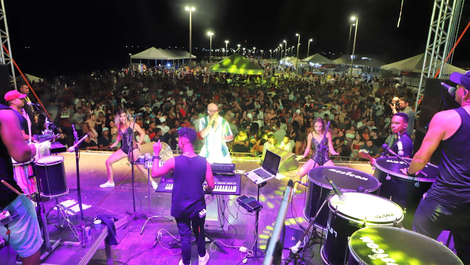 Muita animação com a Banda Leva Noiz.