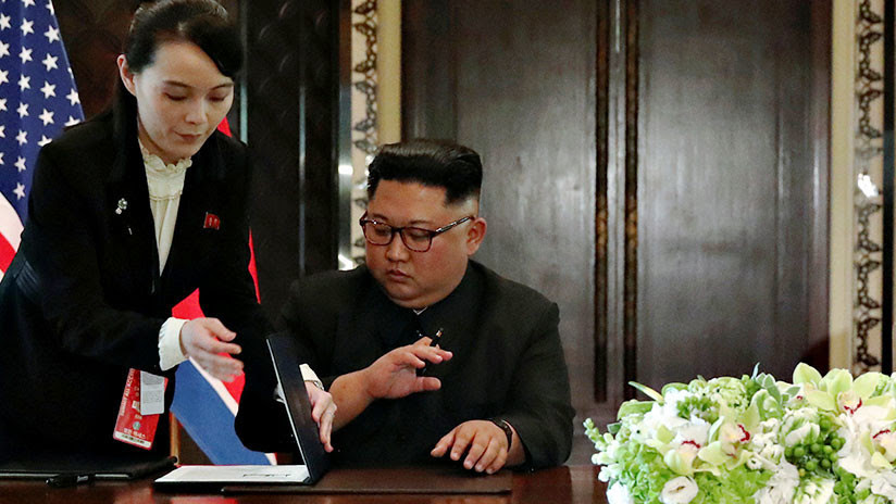 Kim Jong-un evitó firmar el documento final con un bolígrafo con el nombre de Trump