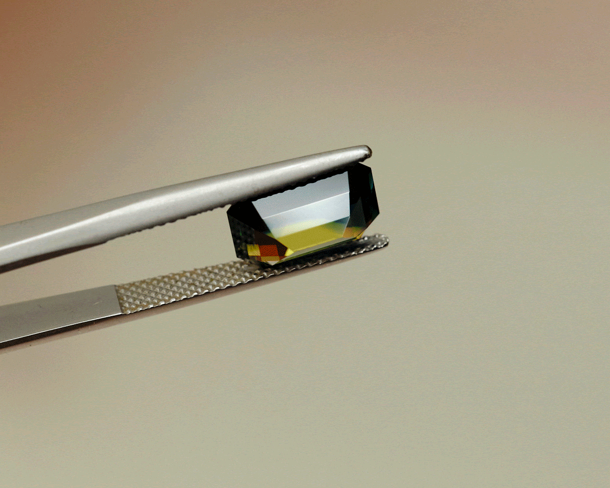 Image of a 4.5ct emerald-cut sapphire found in Rubyvale, Queensland.