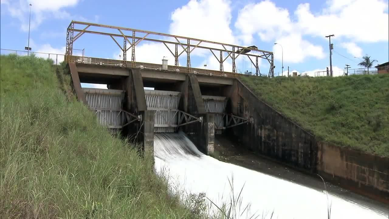 Vertedor da barragem de Canoas/AL