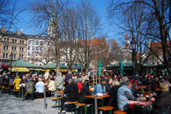 Biergarten de Viktualienmarkt, qué ver en múnich en dos días