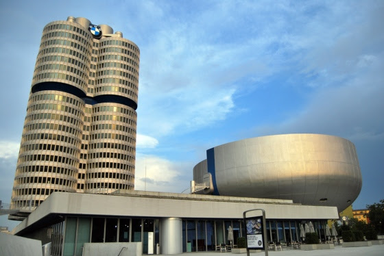 Museo y torre de BMW en Múnich