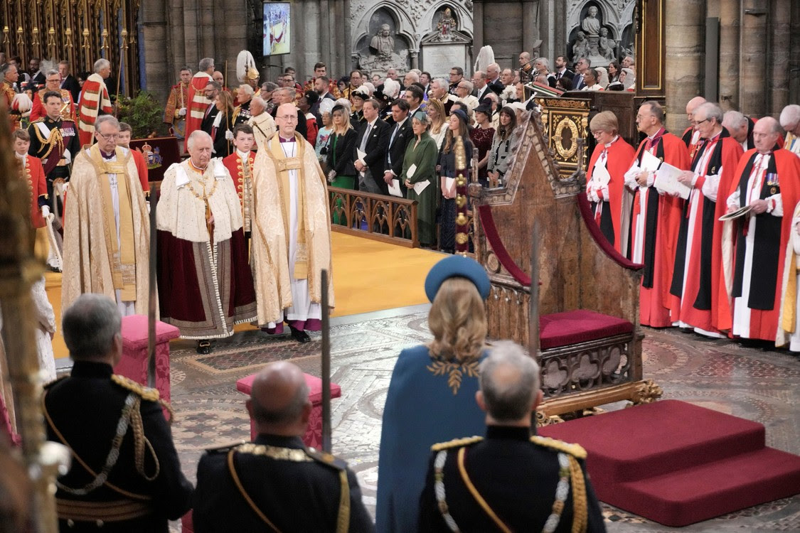 Vua Charles III đến dự lễ đăng quang tại Tu viện Westminster ở London, Thứ Bảy, ngày 6 tháng 5 năm 2023. (Jonathan Brady/Pool Photo qua AP)
