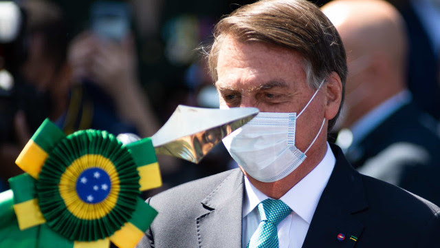 'Exército nunca faltará ao seu povo', diz Bolsonaro