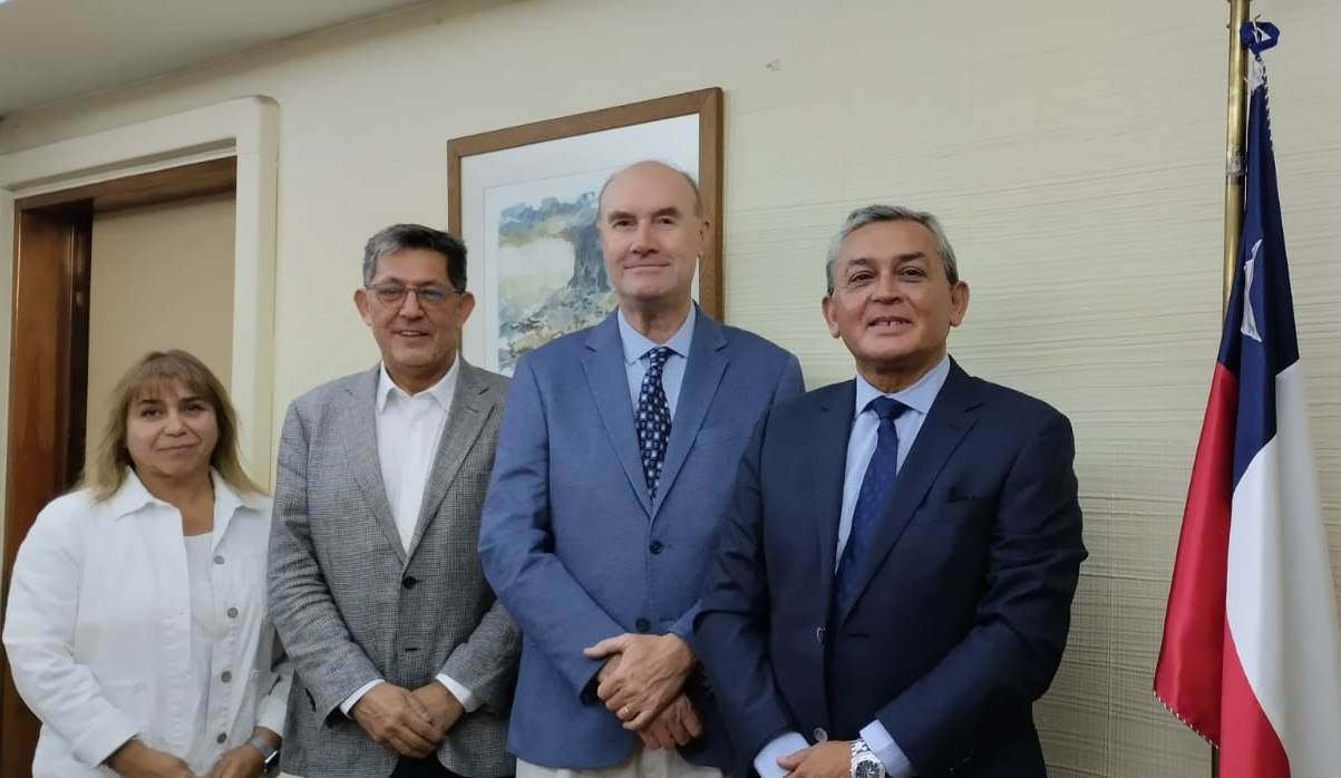 Claudia Rodríguez, Fiscal de Cochilco; Joaquín Morales, VP Ejecutivo Cochilco; Miguel Zauschkevich y Patricio Cartagena, Presidente y Secretario General de la Cámara Minera de Chile, respectivamente.