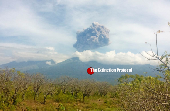 Indonesia’s Mount Barujari Volcano erupts, trapping tourists Barujari-volcano