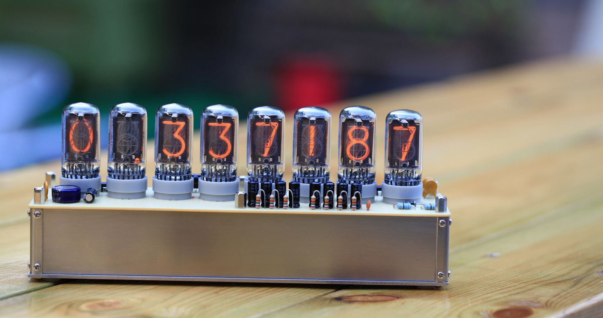 Vaultroom Nixie Tube Crewneck / Black L | eBay