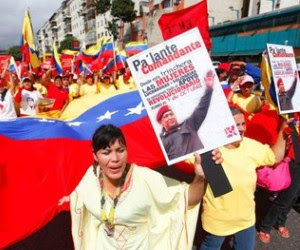 Mujeres venezolanas rinden tributo a Chávez
