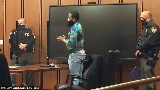 US boxer, Adrien Broner jailed for contempt of court after flaunting cash on IG despite claiming he could not meet court payments because he was broke