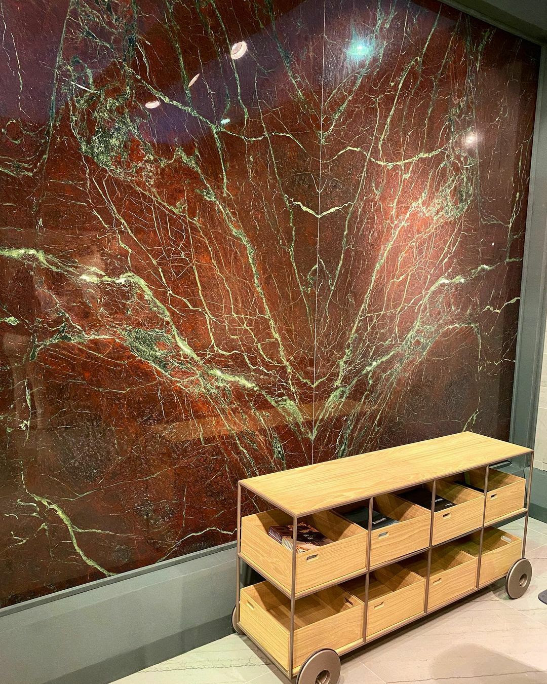 living-room-moulin-rouge-quartzite-slab-rocks-in-stock