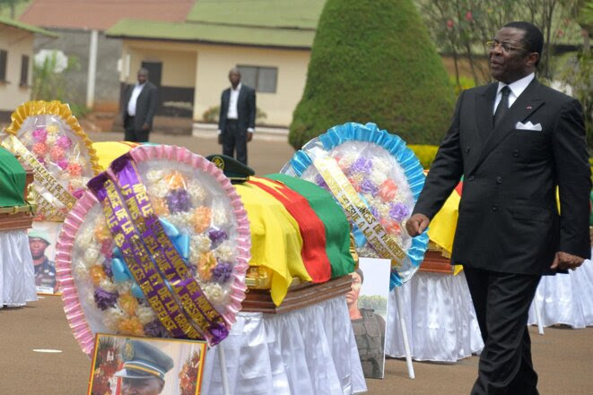 Yaoundé le 6 mars 2015, l’ancien ministre camerounais de la Défense, Edgar Alain Mebe Ngo’o, lors d'une cérémonie en hommage à 38 soldats morts dans des combats contre Boko Haram. © Photo par Reinnier Kaze / AFP