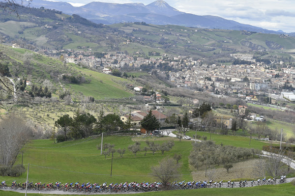 9751f4ed 0d84 4f95 a9d3 32675d532648 TIRRENO ADRIATICO: LANDA VINCE SUL SASSOTETTO CON DEDICA A SCARPONI