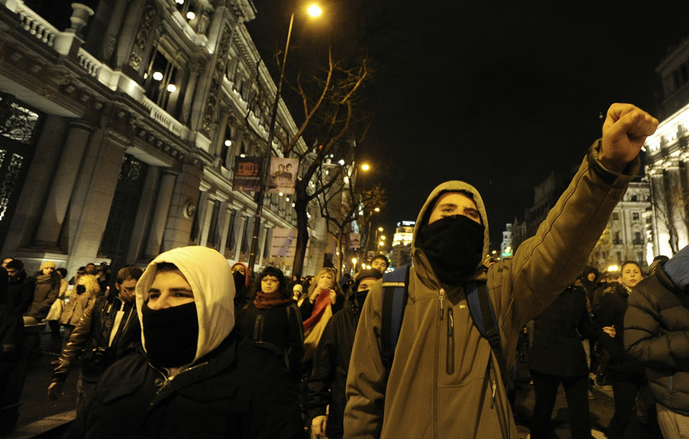 Jóvenes madrileños han salido a la calle y se han enfrentado a la Policía por tercer día consecutivo.