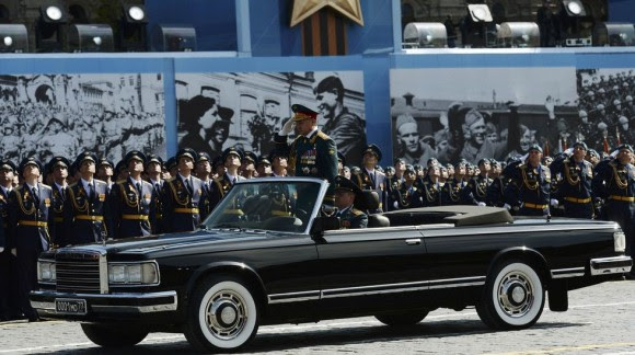 Más de 16.000 soldados exhiben su poderío militar en la Plaza Roja de Moscú para conmemorar el 70 aniversario de la victoria sobre la Alemania nazi en la II Guerra Mundial. Foto: Reuters
