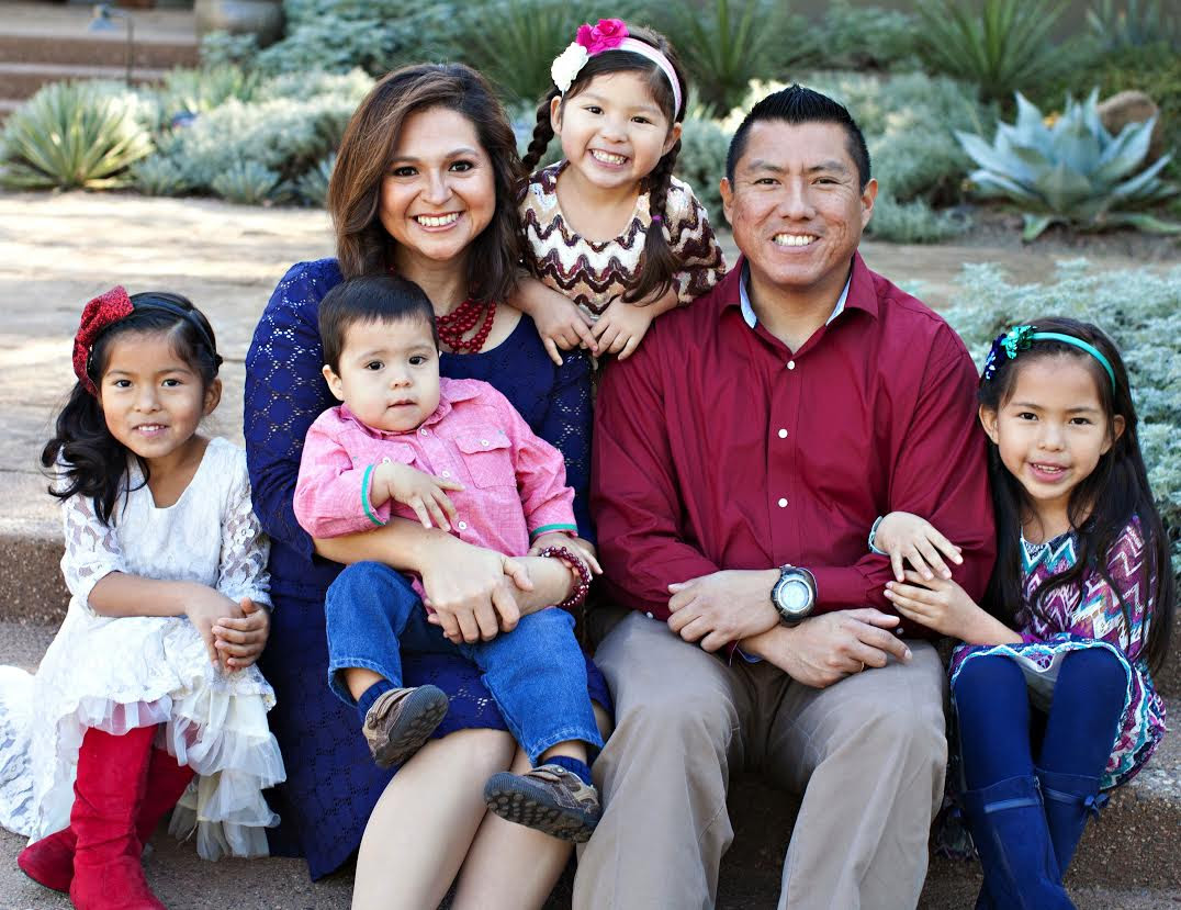 Hispanicfamily.jpg