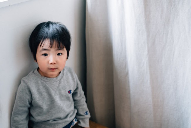 Bộ ảnh em bé Nhật Bản đáng yêu làm tan chảy người xem, thế nhưng lại ẩn chứa câu chuyện cảm động đầy nước mắt đằng sau - Ảnh 2.