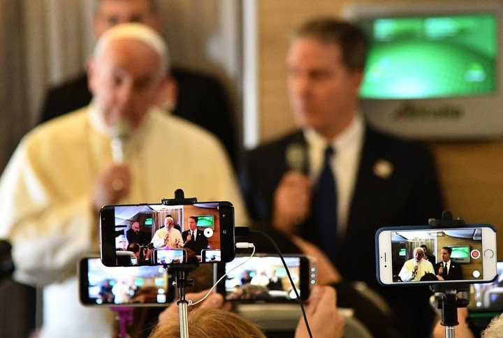 "El rol de expresar la línea del actual pontificado fue asumido, en realidad, por otro órgano de prensa, “La Civiltà Cattolica”, dirigida por el jesuita Antonio Spadaro" (AFP).