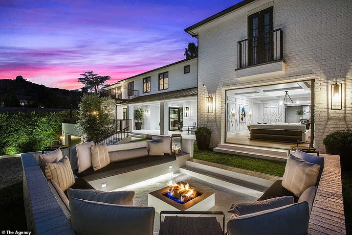 See inside the .8Million Mansion Rihanna just bought in Beverly Hills (photos)