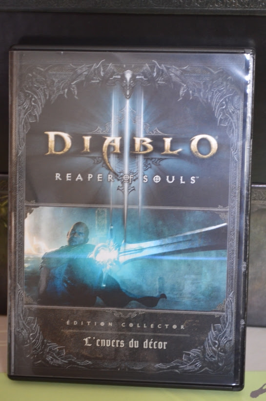 Diablo 3 Reaper of Soul Edition Collector Unboxing / Le livre de Cain / Le livre de Tyraël. (5/6)