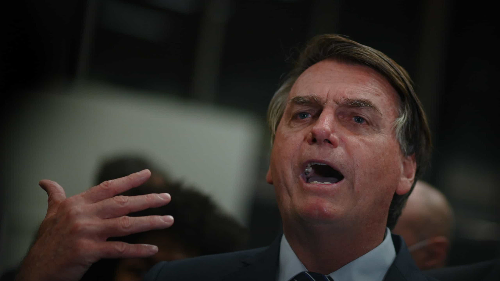 'Se quer paz, se prepare para a guerra', diz Bolsonaro em evento militar no Rio