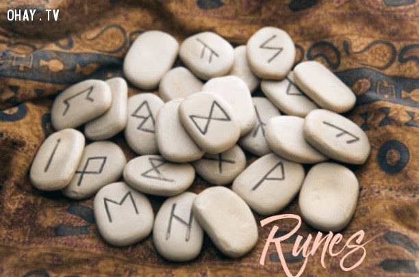 8. Đá rune (Runes),tâm linh,công cụ bói toán,bài tarot,bàn cầu cơ