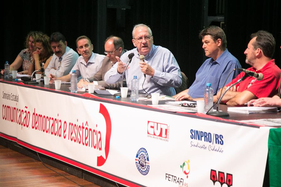 Franklin Martins participou de um debate sobre Comunicação, Democracia e Resistência, realizado pela CUT, na Assembleia Legislativa. (Foto: Guilherme Santos/Sul21)