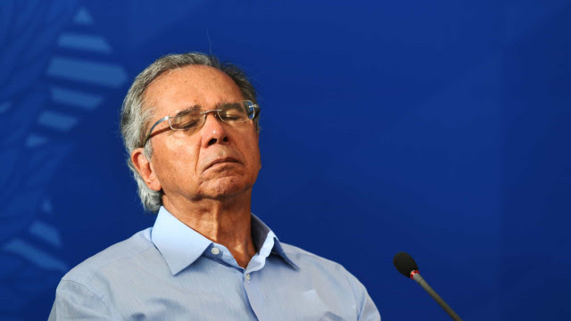 Guedes tenta esconder prejuízo de fundos de pensão, diz Procuradoria