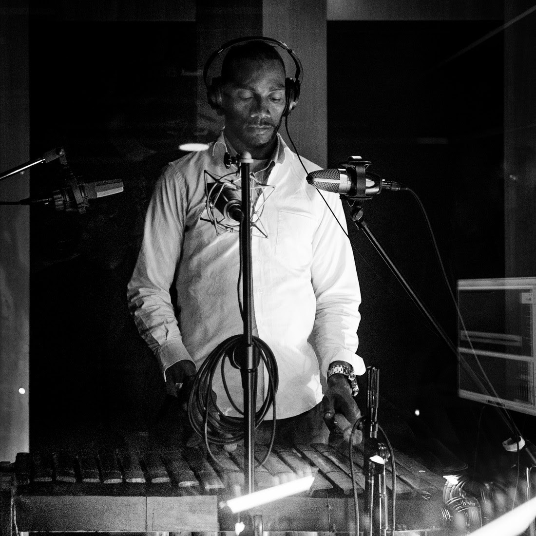 Iber Jose Gomez playing the Marimba in the studio in Bogata