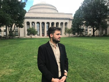 Patricio Conejero Ortiz, maestría en Estudios Urbanos. "Es muy gratificante compartir el aula y los laboratorios con estudiantes de las mejores universidades del mundo"