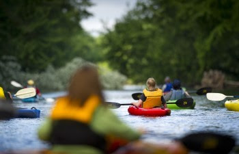 kayakers with lifejackets