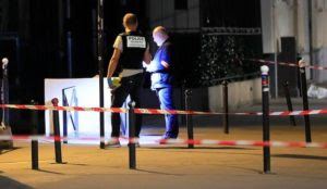Paris: Muslim migrant stabs seven people in random stabbing spree, cops say it’s not terrorism