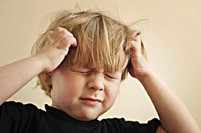 https://www.aad.org/Image%20Library/Main%20navigation/Public%20and%20patients/Diseases%20and%20treatments/Contagious%20skin%20diseases/Head_lice_symptoms.jpg