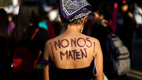 Una mujer protesta contra los feminicidios y la violencia contra las mujeres en Ciudad de México, 2 de febrero de 2019.