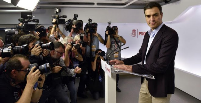 El secretario general del PSOE, Pedro Sánchez, en Ferraz. / FERNANDO VILLAR (EFE)