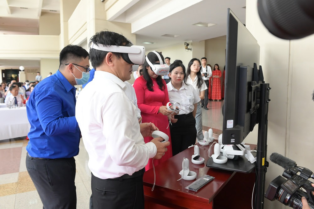 ĐHQG-HCM ứng dụng công nghệ xây dựng “Không gian văn hóa Hồ Chí Minh”